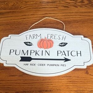 Farm Fresh Pumpkin Patch Wall Sign - White and Black